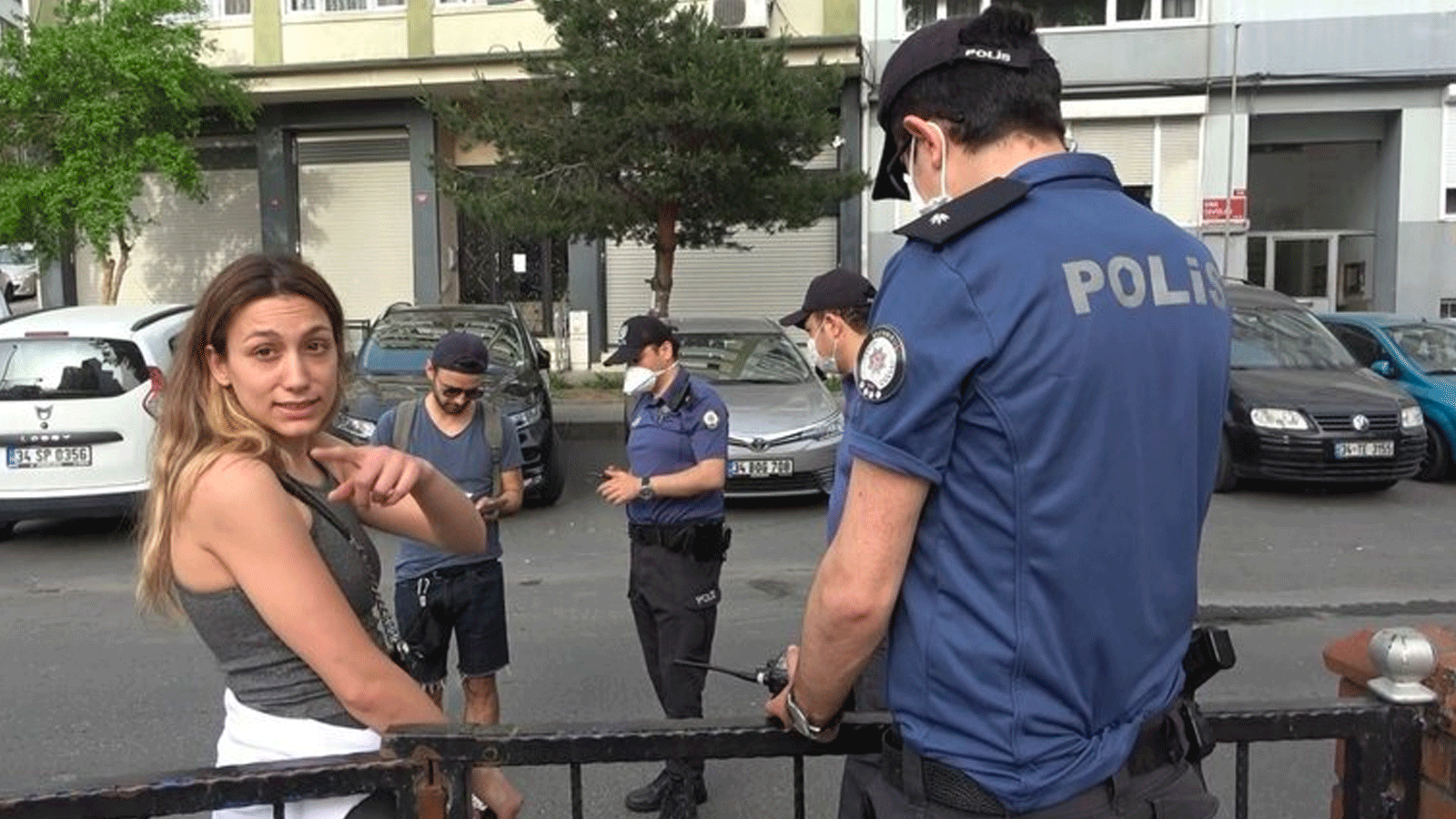 Polisin ceza kestiği kadından gazeteciye tehdit!!!