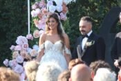 Ünlü sanatçı ve yönetmen Okan Canbolat’ın Baldızının düğününde görüntülendi